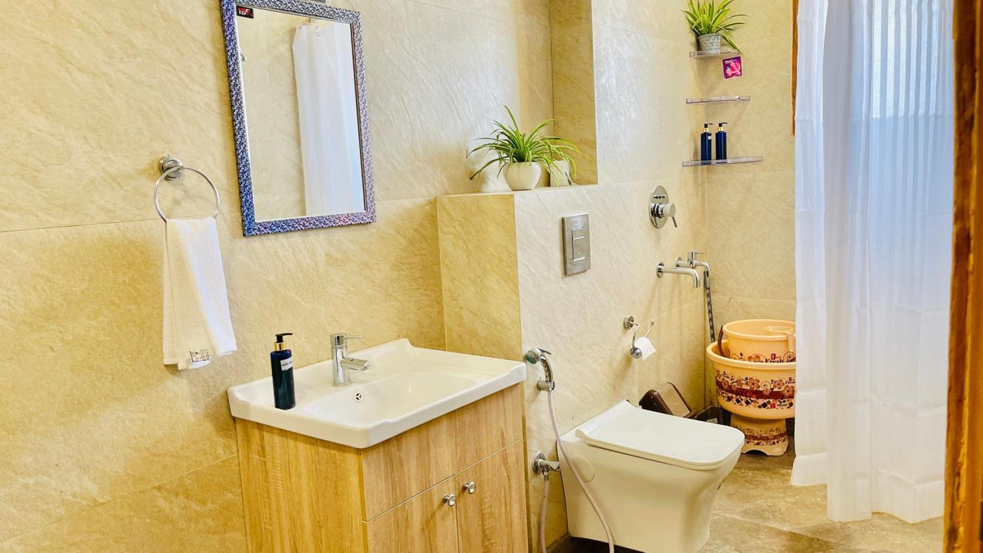 Bedchambers Serviced Apartments, Ardee City Гургаон Экстерьер фото